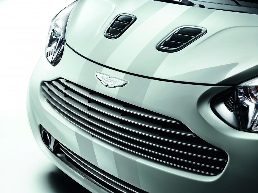 Детали экстерьера Aston Martin Cygnet White Edition 2011 года  (WW) (фото 3 из 5)